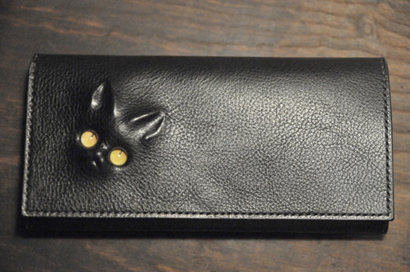 黒猫の長財布（表革：VACCHETTA800、仮セット猫目：琥珀色）約