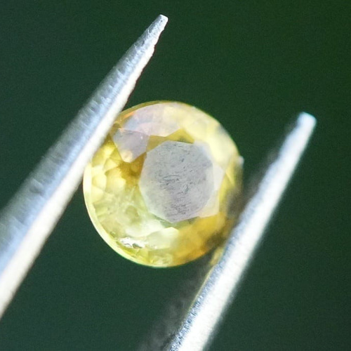 0.19ct☆イエロートパーズ s1138 天然石 Funky garuda stone 0.19ct☆イエロートパーズ s1138 天然石 Funky garuda stone