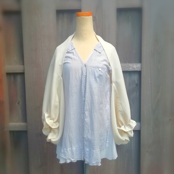 シルクぽわん袖カーデ⭐︎軽い柔らかな着心地♡上質な絹100%⭐︎寒暖差・紫外線対策に⭐︎羽織るだけでお洒落なマーガレット 2枚目の画像
