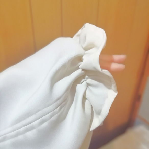 シルクぽわん袖カーデ⭐︎軽い柔らかな着心地♡上質な絹100%⭐︎寒暖差・紫外線対策に⭐︎羽織るだけでお洒落なマーガレット 8枚目の画像