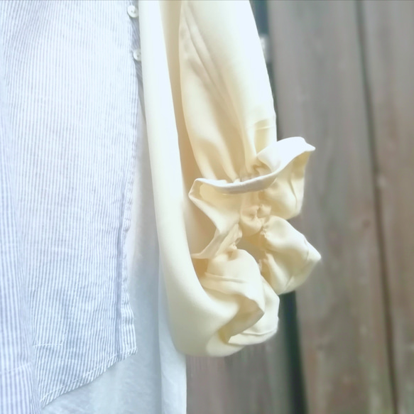 シルクぽわん袖カーデ⭐︎軽い柔らかな着心地♡上質な絹100%⭐︎寒暖差・紫外線対策に⭐︎羽織るだけでお洒落なマーガレット 5枚目の画像