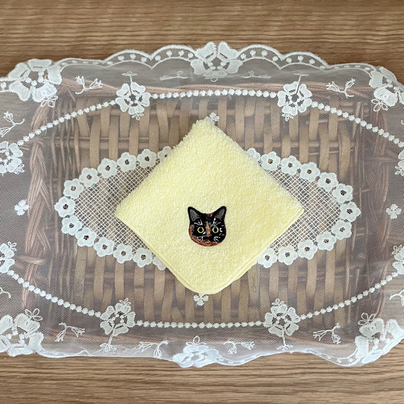 残り1点☆猫さん刺繍の幸せの黄色い泉州ハンカチ 7枚目の画像