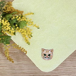 春の新作♡猫さん刺繍の幸せの黄色い泉州ハンカチ 1枚目の画像