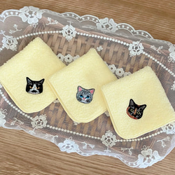 春の新作♡猫さん刺繍の幸せの黄色い泉州ハンカチ 2枚目の画像