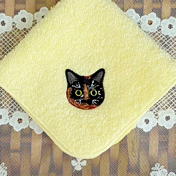 残り1点☆猫さん刺繍の幸せの黄色い泉州ハンカチ 4枚目の画像