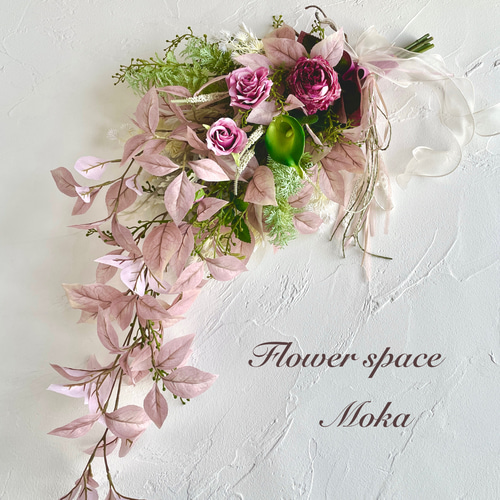 ピンクローズとカラーのフェミニンな壁飾り ロングスワッグ モーブ