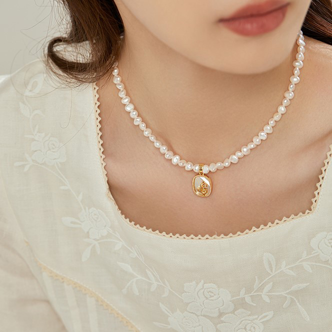 淡水パールのネックレス　淡水真珠　淡水パール　真珠　白蝶貝殻　薔薇　6月の誕生石 夏の誕生石2024　夏の誕生花2024