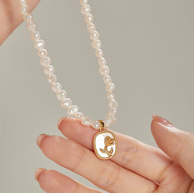 淡水パールのネックレス　淡水真珠　淡水パール　真珠　白蝶貝殻　薔薇　6月の誕生石 夏の誕生石2024　夏の誕生花2024