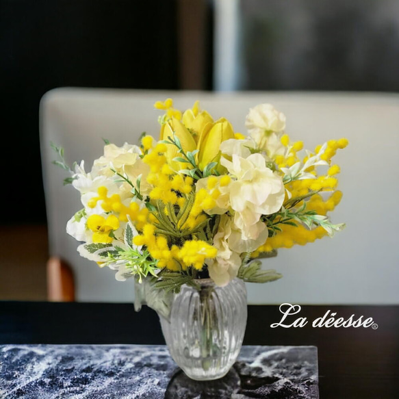 母の日に幸せ感じる黄色のお花いっぱい_ミモザチューリップ綺麗に咲き続けるウォーターアレンジ【Creema限定】 10枚目の画像