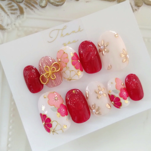 卒業式や前撮りや振袖に◇赤とピンクとゴールドの小花の和柄の