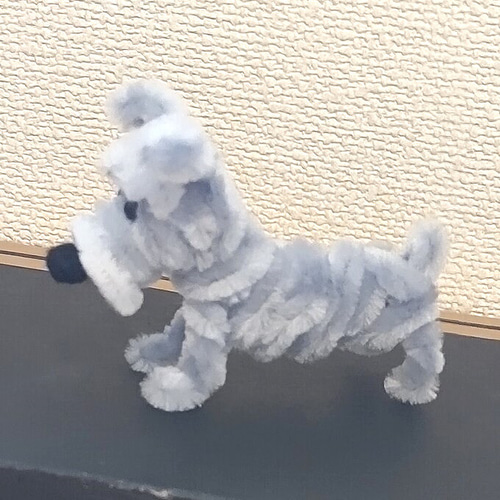 モールアート ミニチュア【犬】モールで作ったカゴに入った