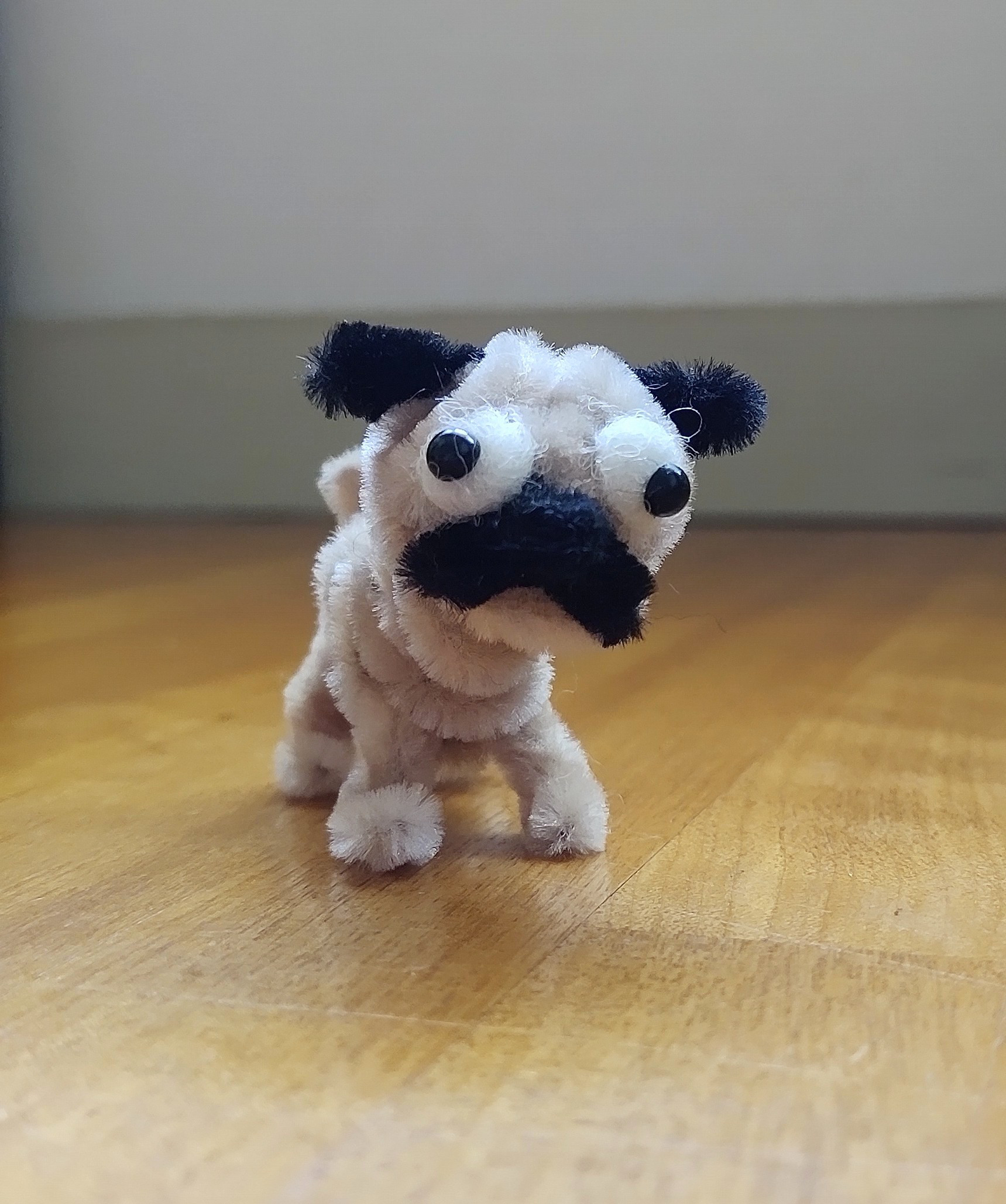 信頼も高い モールアート ミニチュア【犬】モールで作ったパグさん 置物