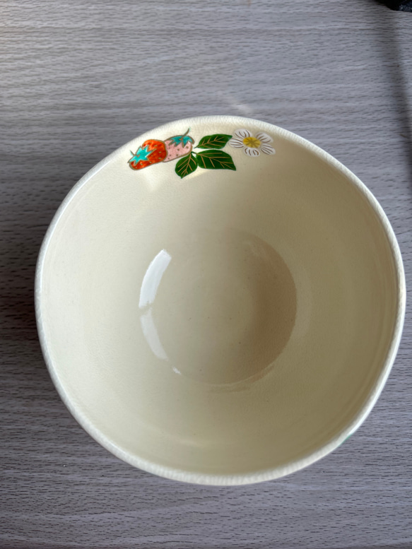 京焼　色絵　苺　抹茶茶碗 4枚目の画像