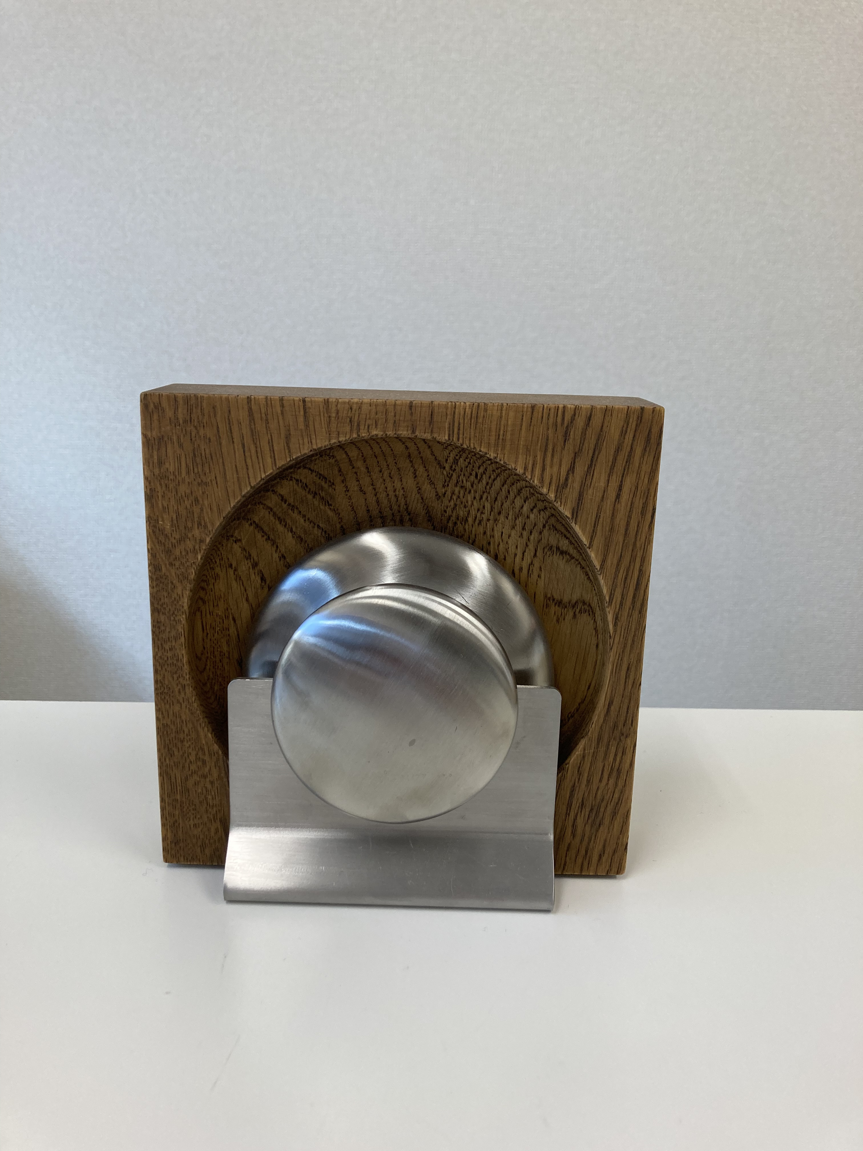 USU ウス　(ナッツを砕く道具)