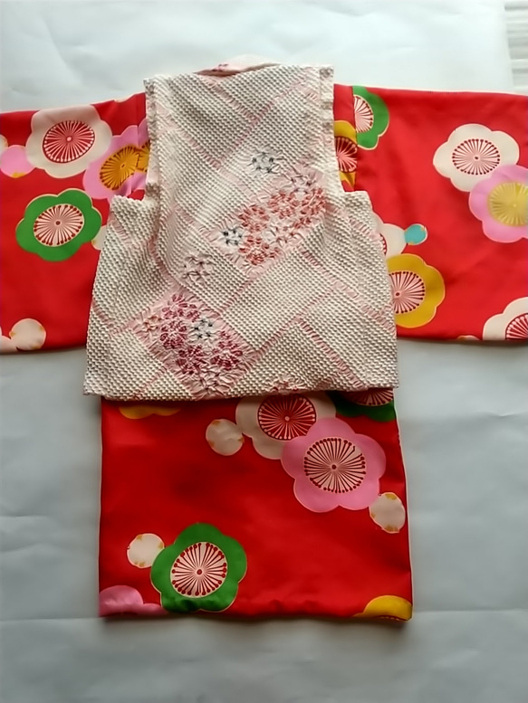 赤ちゃん着物セット（正絹着物と正絹総絞りの被布） 3枚目の画像