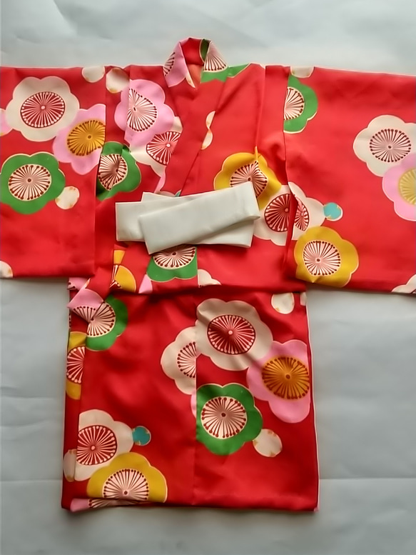 赤ちゃん着物セット（正絹着物と正絹総絞りの被布） 4枚目の画像