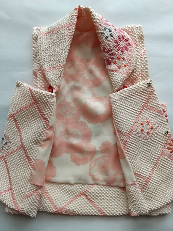 赤ちゃん着物セット（正絹着物と正絹総絞りの被布） 7枚目の画像