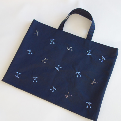 レッスンバッグ さくらんぼ 刺繍 ネイビー リバティ チェリー