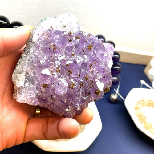 アメジスト アメジストクラスター 紫水晶 クリスタル 超綺麗 超大粒 紫の結晶が光り輝くアメジストクラスター507gのオブジェ 神秘の