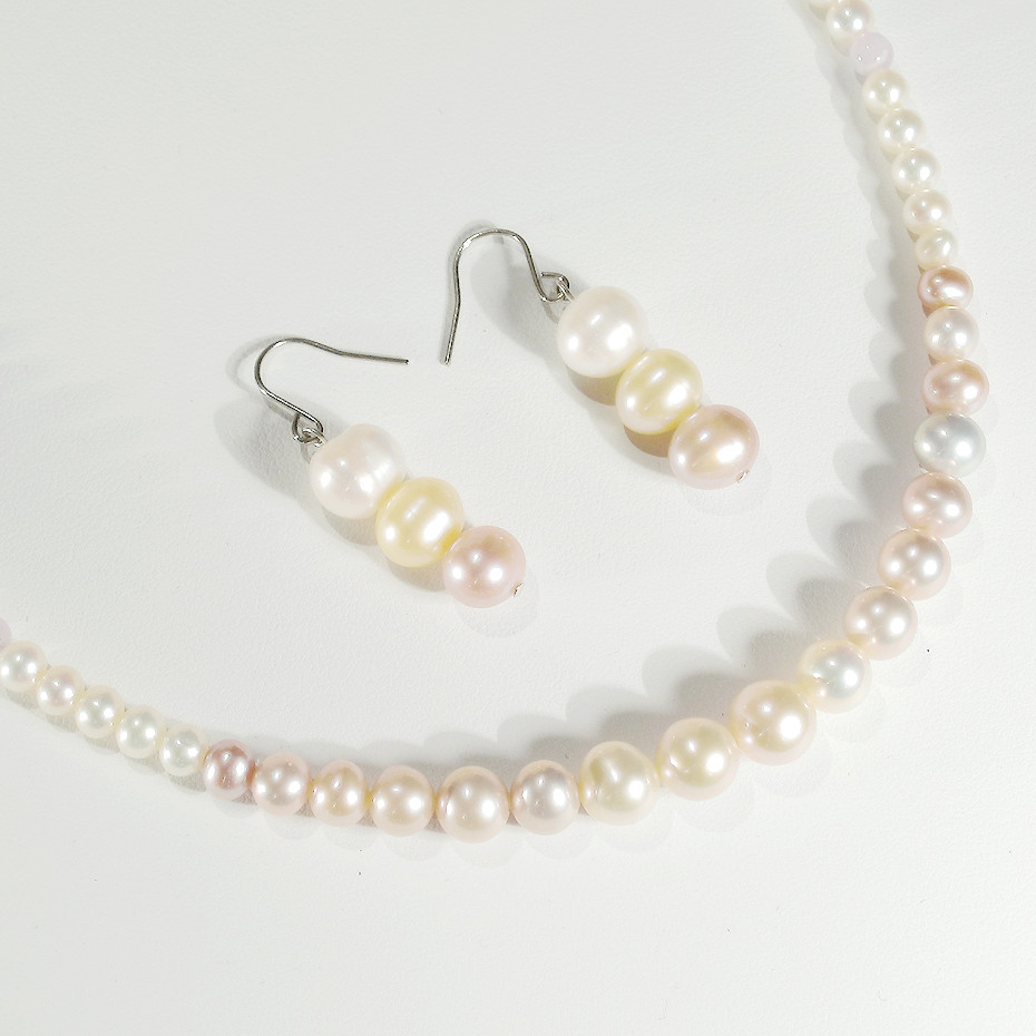 本真珠（淡水パール）とアメシスト、SV925のネックレスとピアスのセット（ロジウム、チタン、強い照り、マルチカラー）