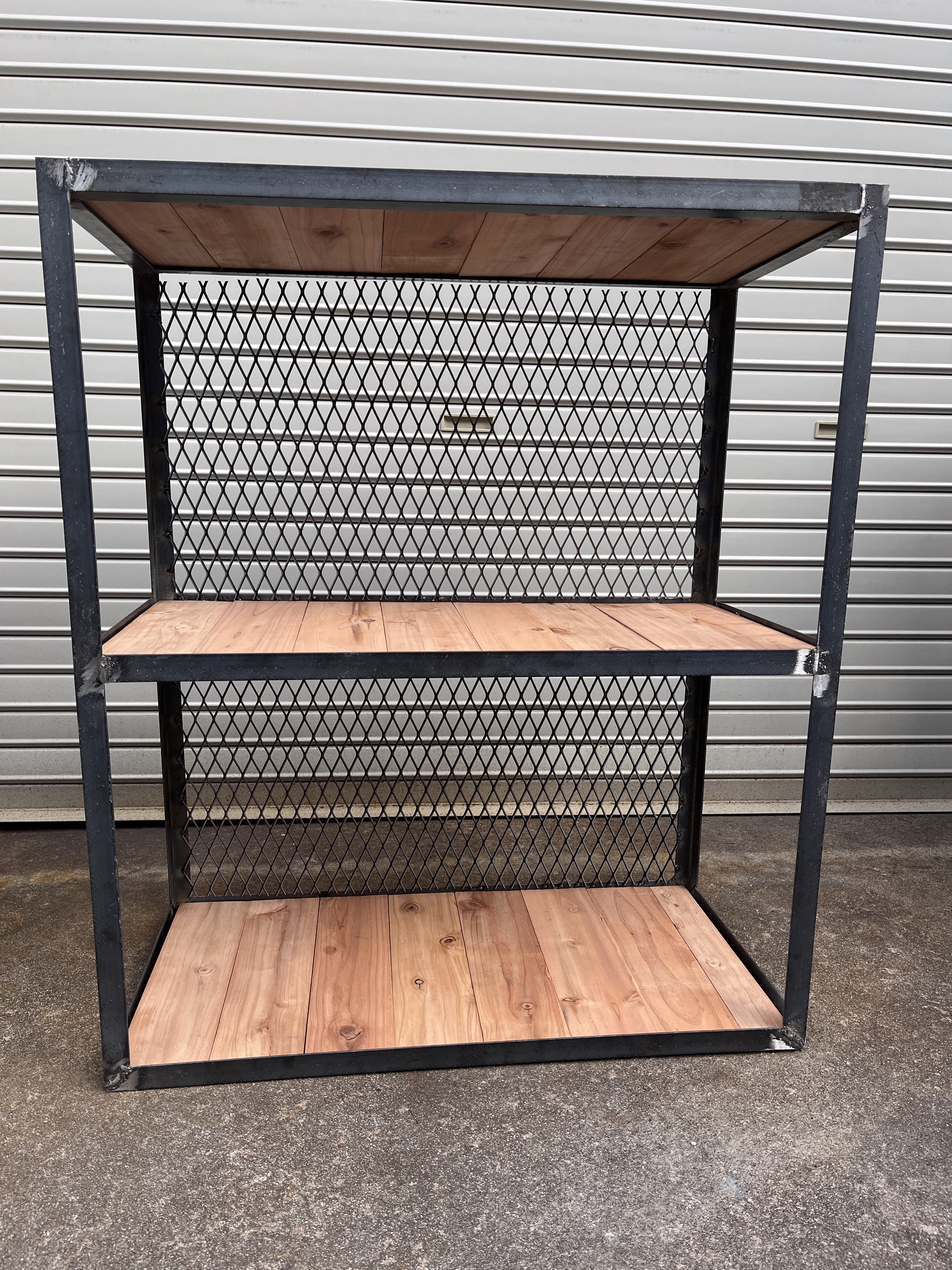 アイアンシェルフ