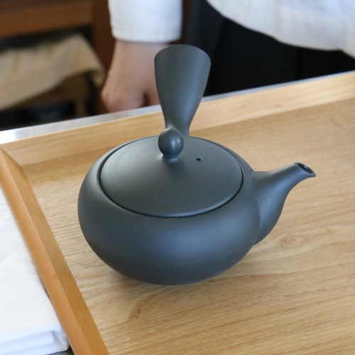 手軽に使える本格急須」 愛知県常滑産・高資窯さんのつくる常滑急須