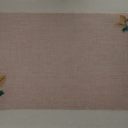 ミモザの花の手刺繍ランチョンマット 2枚目の画像