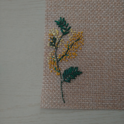 ミモザの花の手刺繍ランチョンマット 5枚目の画像