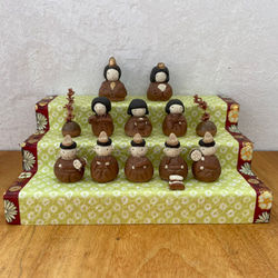 手作り器 とぼねるの「陶器のお雛様 段飾り」 1枚目の画像