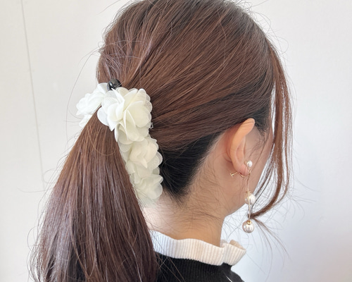 【新品・未使用】BIBI パール バナナクリップ/　パール他 BIBI パールバナナクリップ | 【公式】ヘアーアクセサリーBIBI