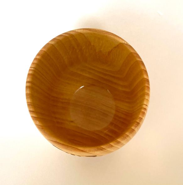 天然木材　ヒノキのカップ　招き猫　右手　リバーシブルカップ 4枚目の画像