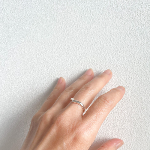 A4-24 Newニンテンドー3DS LL 本体 カセット3本 まとめ売りK10 V