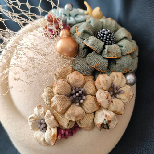 帽子タイプの髪飾り つまみ細工 成人式 七五三 卒業式 髪飾り トーク帽