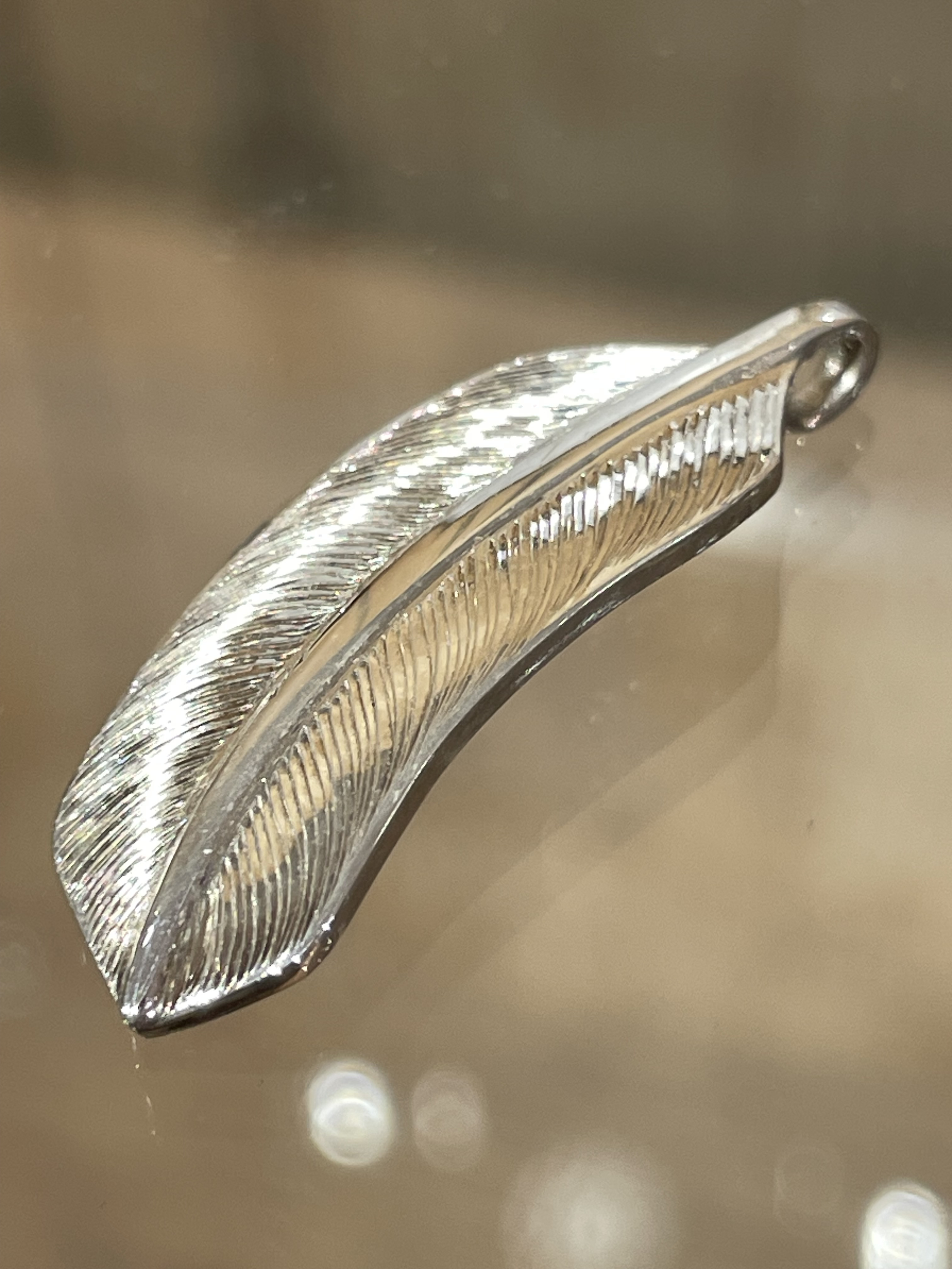 フェザーペンダントトップ　シルバー