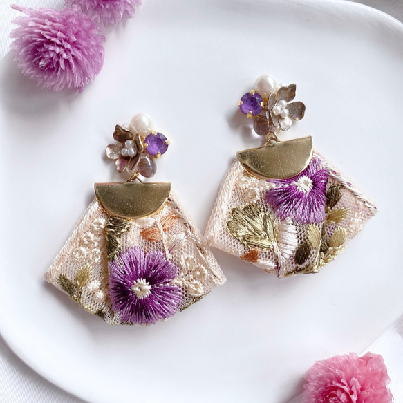purple flower & インド刺繍リボン イヤリング／ピアス