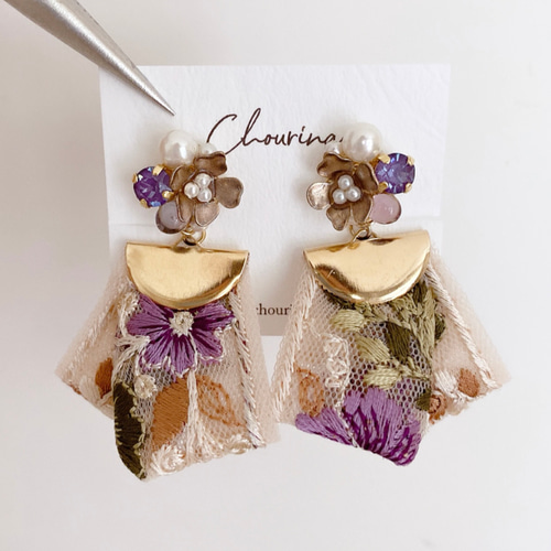 紫　花　ビジュー　ボタン　刺繍リボン　イヤリング　ピアス　ヴィンテージ　赤 紫 花 ビジュー ボタン 刺繍リボン イヤリング ピアス ヴィンテージ 赤