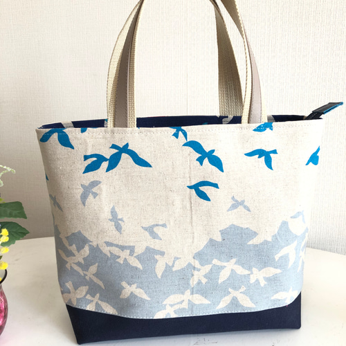 ツイントートバックブルー系あおりタイプFENDI ポーチ ナノ フェンディ