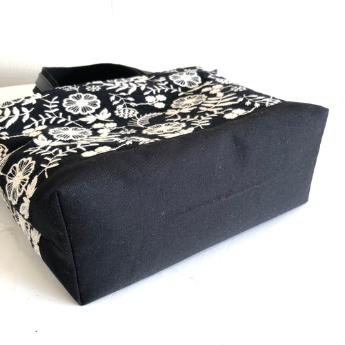 あおりトートバック 黒系刺繡 トートバッグ tumugi 通販 17165055  