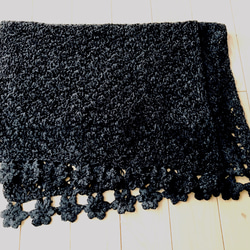 優しい手触り　ショール(朔乃花  黒)               Gentle touch shawl (black) 1枚目の画像