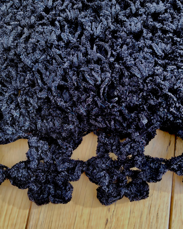 優しい手触り　ショール(朔乃花  黒)               Gentle touch shawl (black) 3枚目の画像