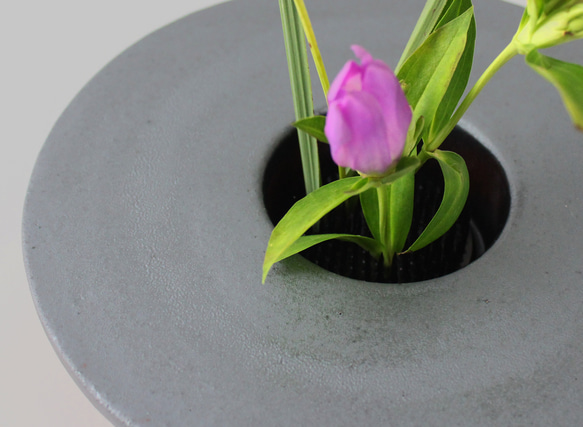 MYK：KENZAN - rei【瓦】【花瓶】【花器】【フラワーベース】【剣山】【生け花】【新潟】 10枚目の画像