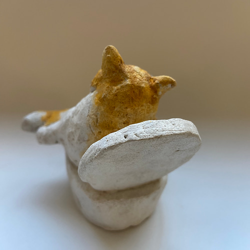 オーブン陶土のトイレで遊ぶ猫 立体・オブジェ DERAPUG 通販 17165389