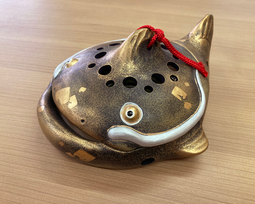 『漁師』目貫 煙草入れ 彫金 かます 達磨に龍図金具叺・武将図緒締め 時代煙草入セット」 - 正尚堂