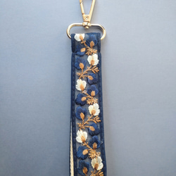 【再販2】インド刺繍リボンのハンドストラップ　青系 6枚目の画像