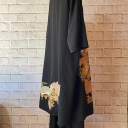 扇柄　黒留袖リメイク　絹　ワンピース 6枚目の画像