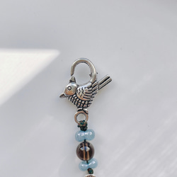 swinging little bird bag charm / stone 選べる天然石 バッグチャーム（鳥） 3枚目の画像