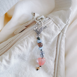 swinging little bird bag charm / stone 選べる天然石 バッグチャーム（鳥） 1枚目の画像