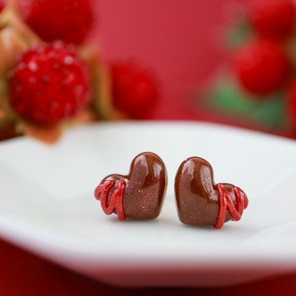 ダーク》ガラスのハートチョコ ピアス イヤリング フェイクスイーツ