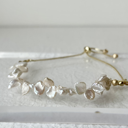 ブレスレット 淡水パール 花びら / まるで花びらの可憐な淡水パール