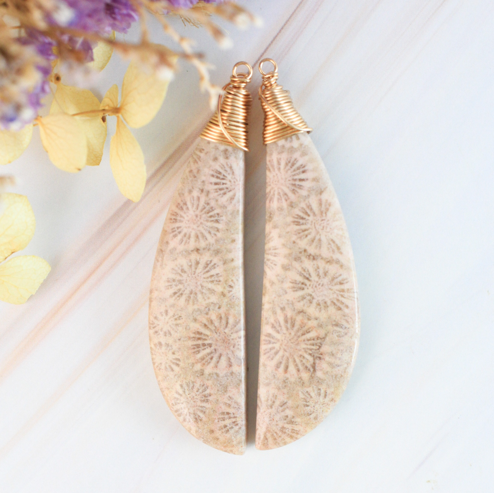 【超超超希少】フォッシルコーラル　芸術模様ピンク　2-3.5億年前の有機宝石　耳飾り